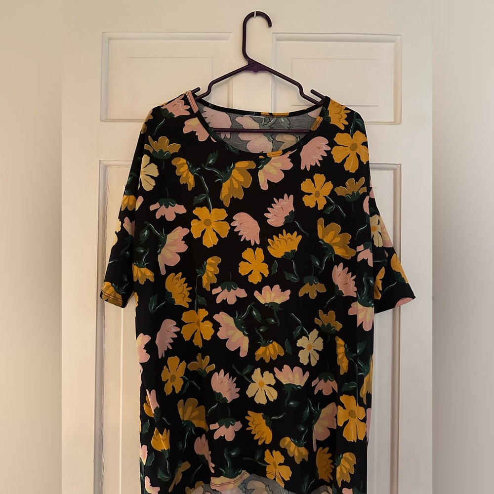 LuLa Roe Top L